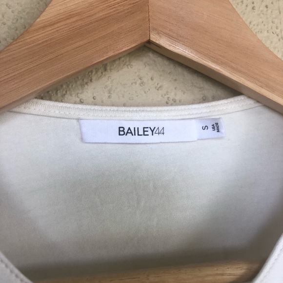 ✨SOLD✨BAILEY 44 white leather cropped crop - Picture 7 of 8
